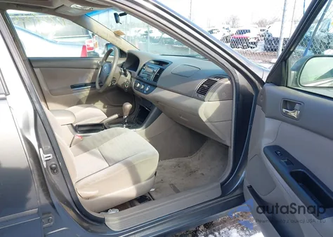 2005 Toyota Camry Le из США, поврежденный, VIN 4T1BE32K95U514709